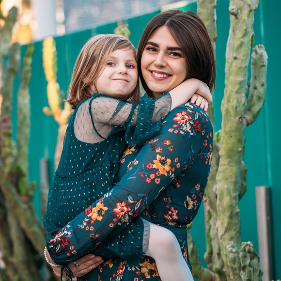 Meet your Posher, Alexandra - Picture 1 of 1